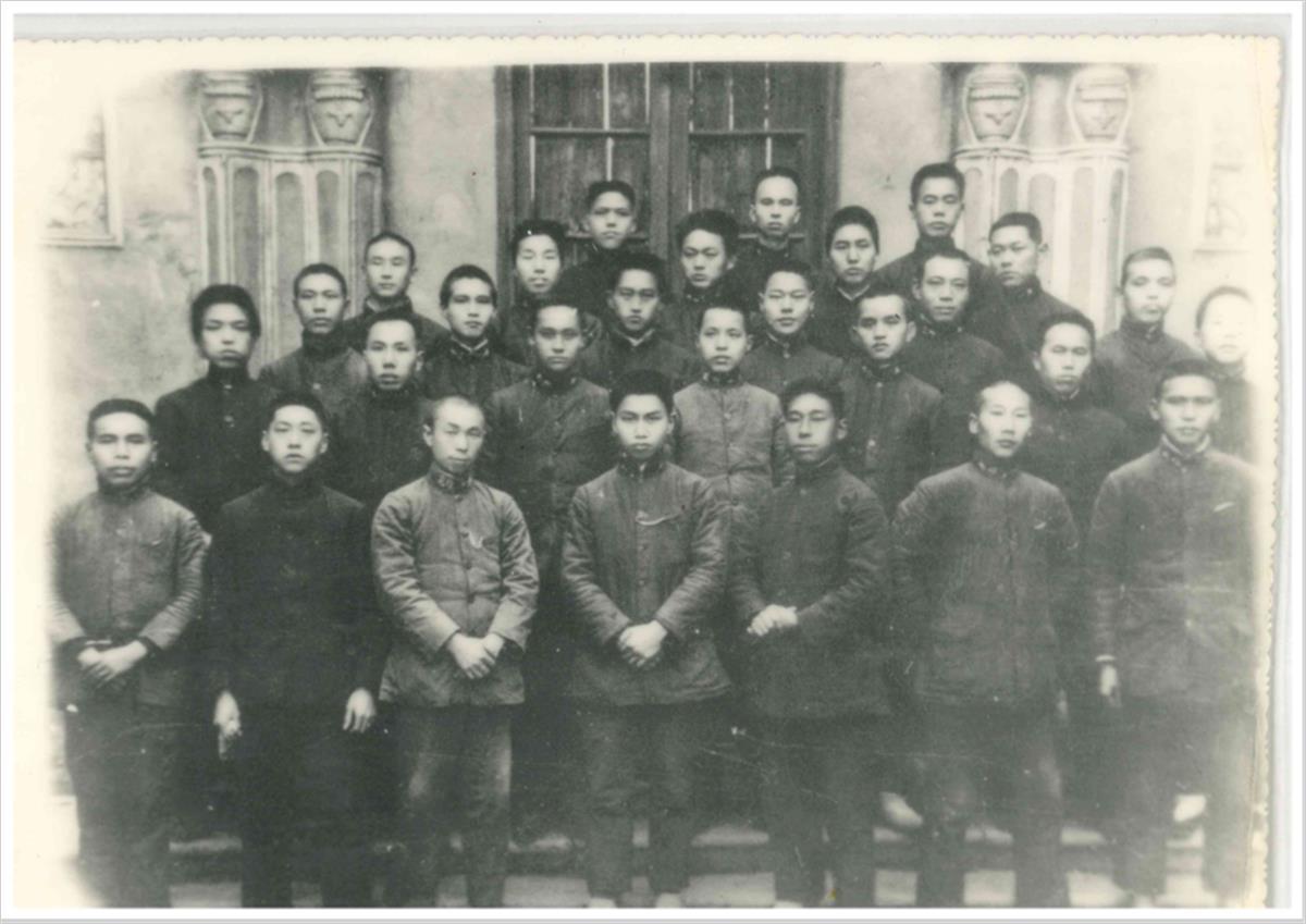 1918毛泽东一师毕业照（正面）.png